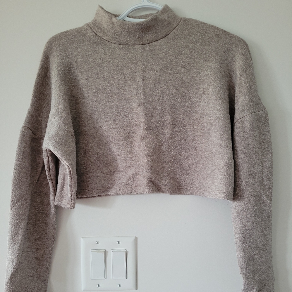 Grey crop top